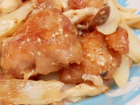 子供が喜ぶ(^^)鶏もも肉と玉ねぎのゴマ味噌炒め♪